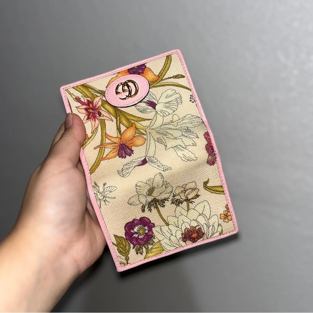 Gucci Flora Limited Edition Bifold Wallet - Picture 2 of 9